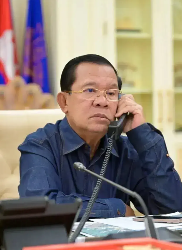 洪森这次赌错了，洪森成功预测了泰国三个月会换总理，预测到他信可能进监狱，但是洪森