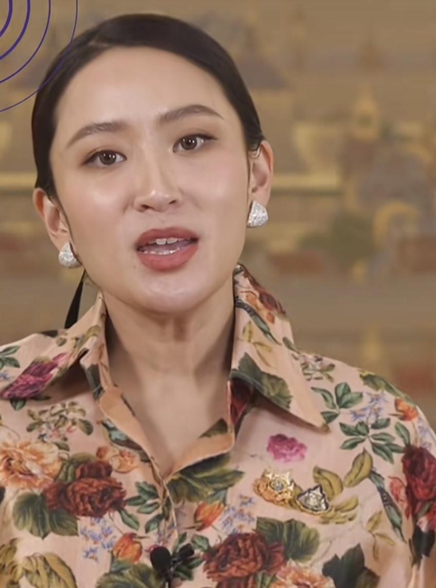 人美心善啊！4月12日，佩通坦在泰国宋干节来临之际，向全泰国人民发出视频祝福。她