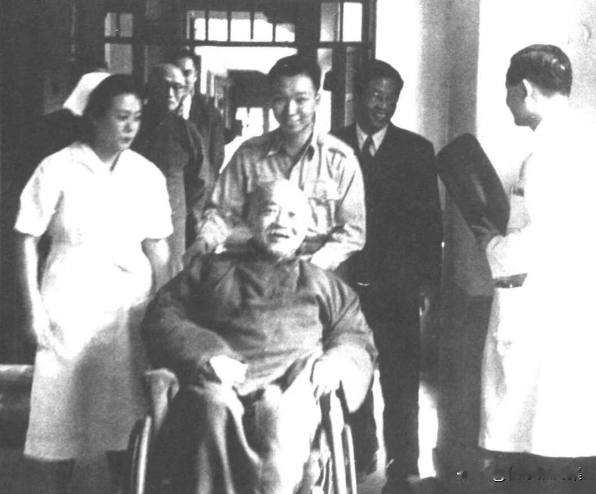 1952年夏秋之交，台北中心诊所，87岁的辛亥革命元老吴稚晖因膀胱宿疾恶化入院期