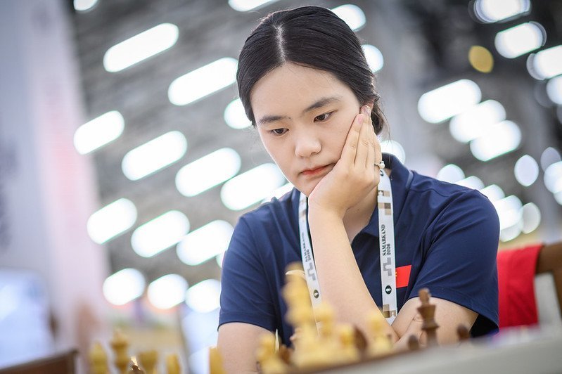 国际象棋【奥林匹克团体赛】女子组第五轮，中国女队2胜（朱锦尔、宋宇新）2和（鹿