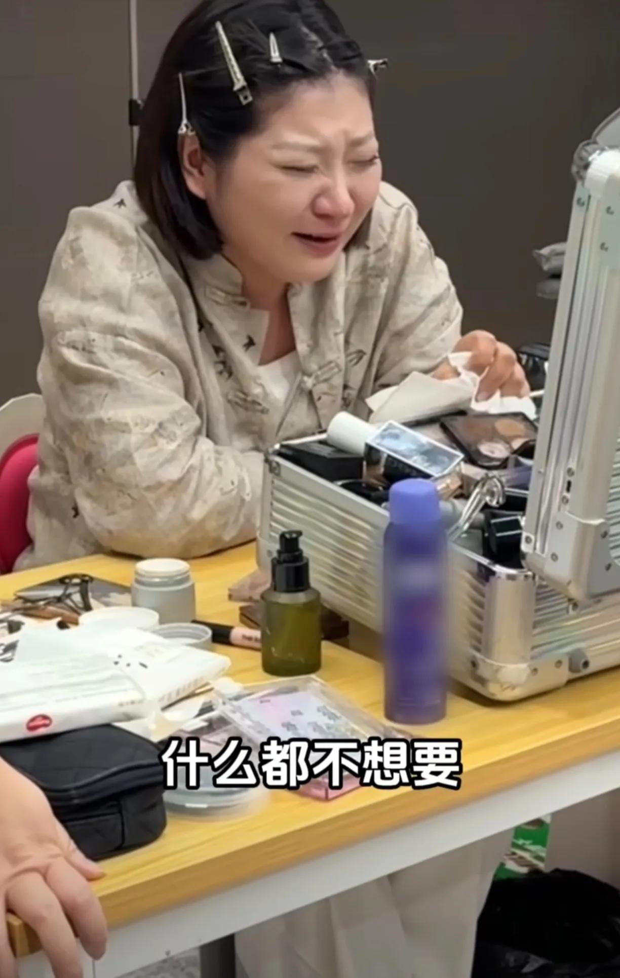 这可以说是离婚法的一大进步了，泰国坠崖案的王暖暖和余某东离婚纠纷案，法院做出了最