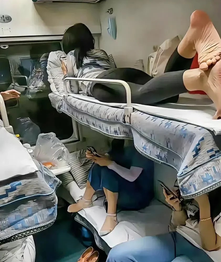 卧铺这种情况你愿意坐么？
