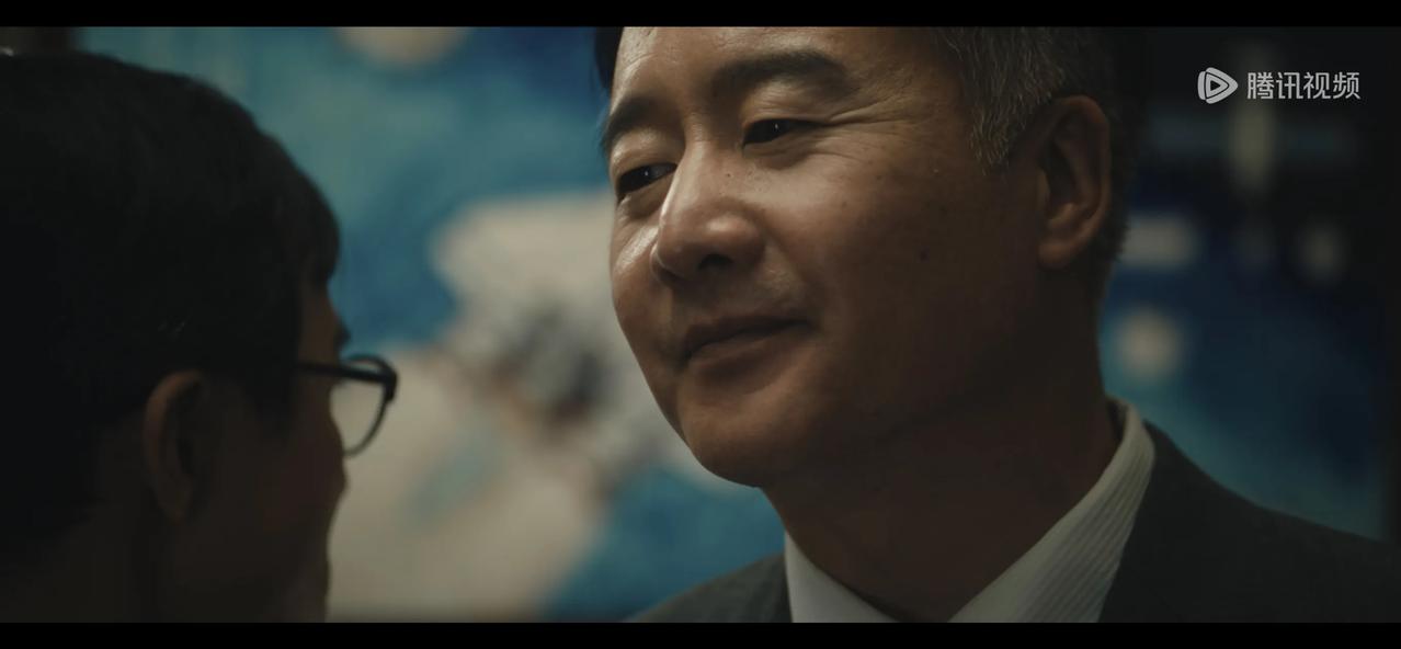 曹了平忽然客气，贾春林不依不饶，两人之间相互试探，都为了同一个目的。曹了平告