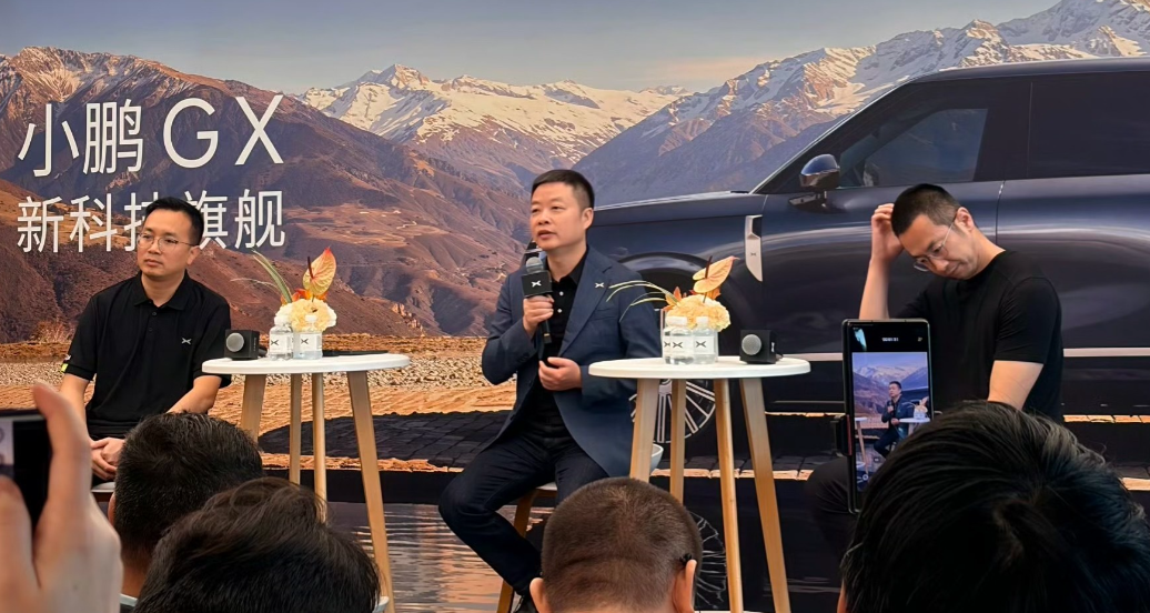 何小鹏本人对激光雷达的态度更显笃定。
