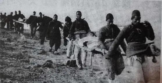 1948年6月，皮定均黑着脸，着急的坐车赶到六纵的医院，当看到医院内部还有700