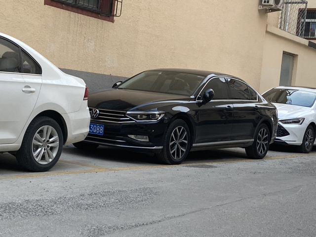 你们不觉得迈腾的隔音很差吗？迈腾后排轰隆轰隆的，整车胎噪也很大，异响也不少，跑