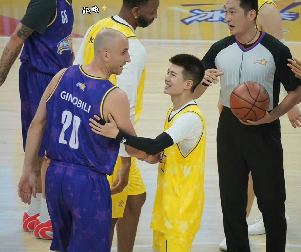 任嘉伦NBA最佳全能艺人奖任嘉伦火力全开！唱跳俱佳，投篮精准，全程自信阳光的笑容