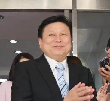 在经过一天的时间发酵之后，被韩国瑜痛批的傅崐萁现在是一点事都没有，反倒是韩国瑜接