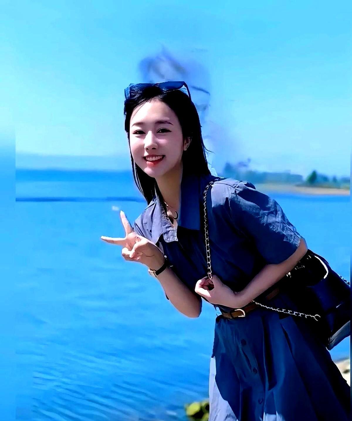 老伴闺蜜的女儿今年32岁了，长相还蛮漂亮的，应该属于大龄优质剩女。这姑娘最近又