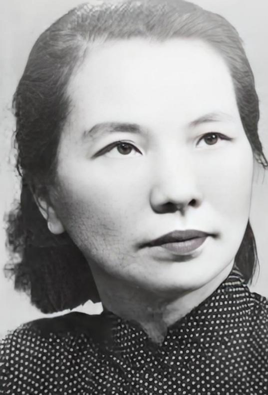 1950年朱枫被捕，入狱后她一心求死，就把随身携带的二两金子，分为四次咽进肚子里
