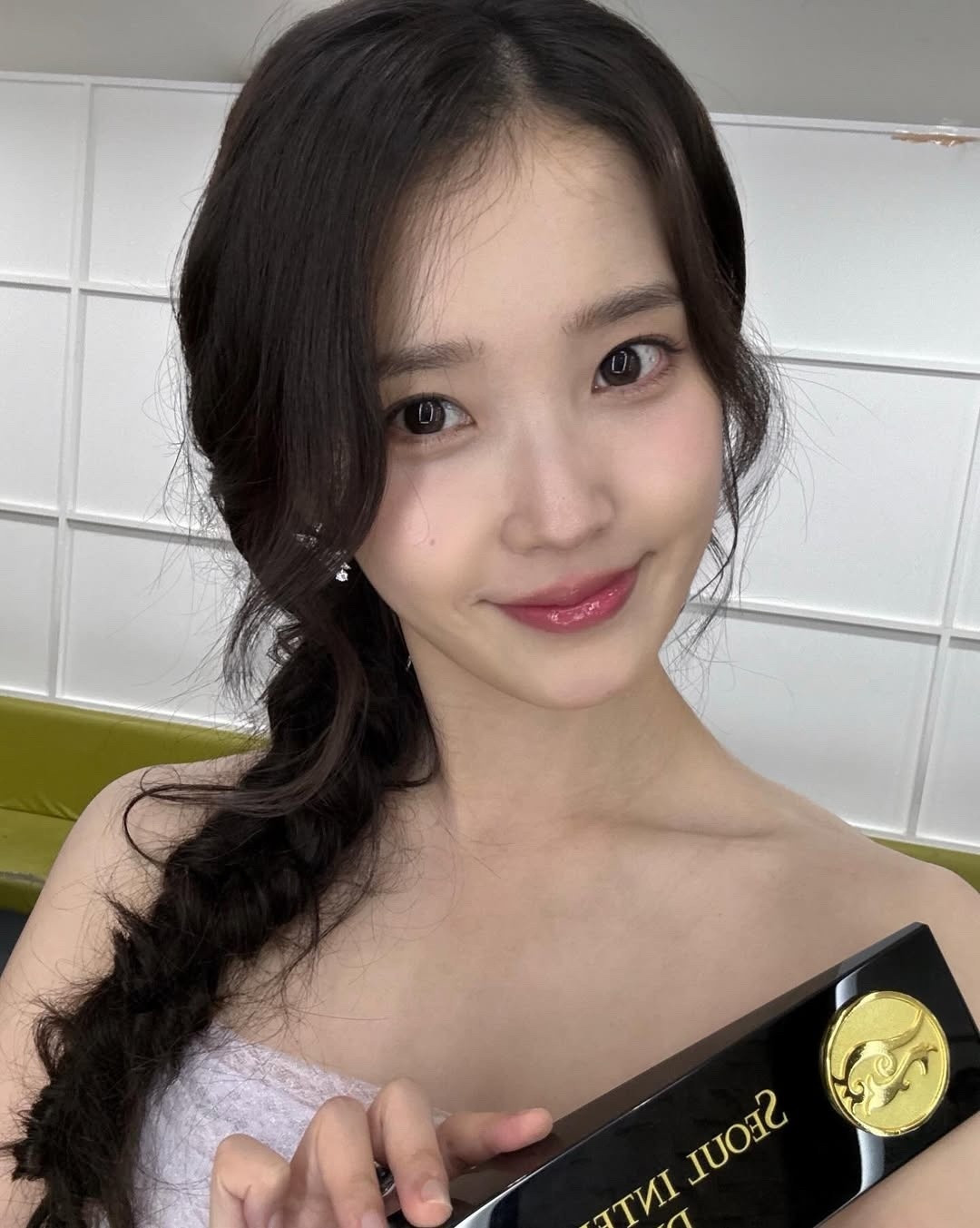 去年今日251006IUINS更新2025首尔电视剧大赏💜iu壁纸​​