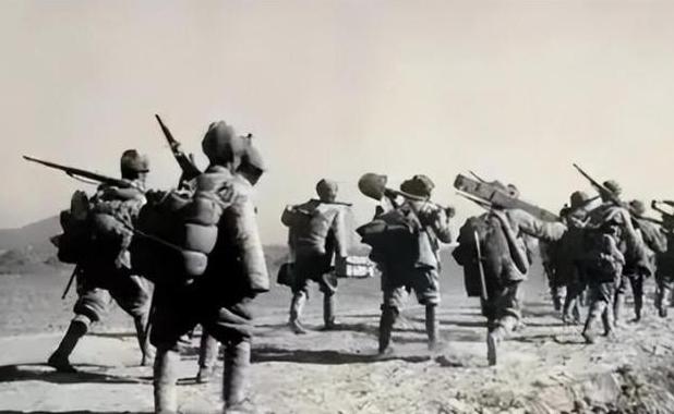 1947年，一名解放军师长，大腿根部受伤住院，这时，一19岁女护士来到他的病房，