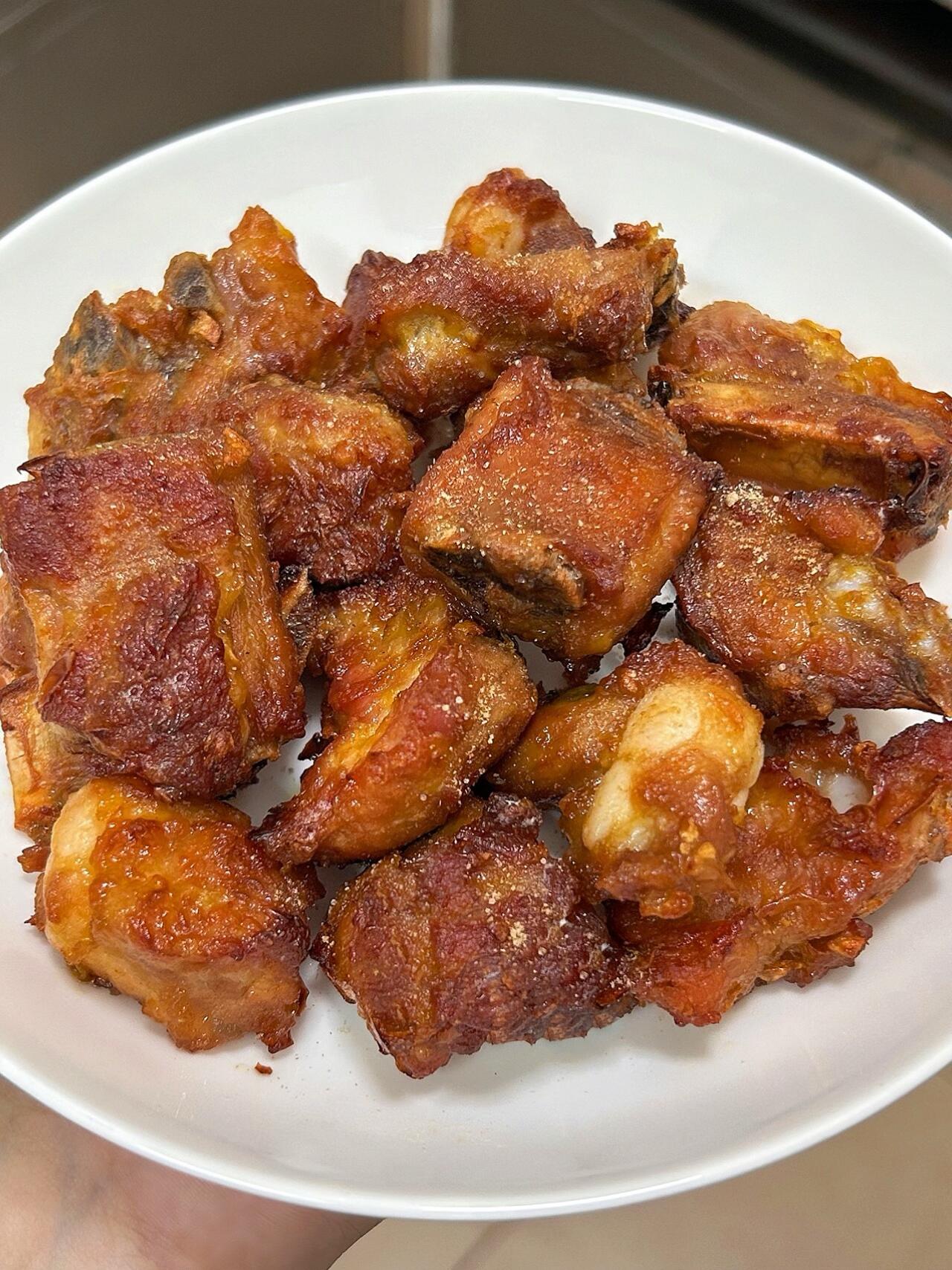 空气炸锅蒜香椒盐排骨，谁做谁成功，香到舔手指😭答应我！一定要试试这道蒜香椒盐