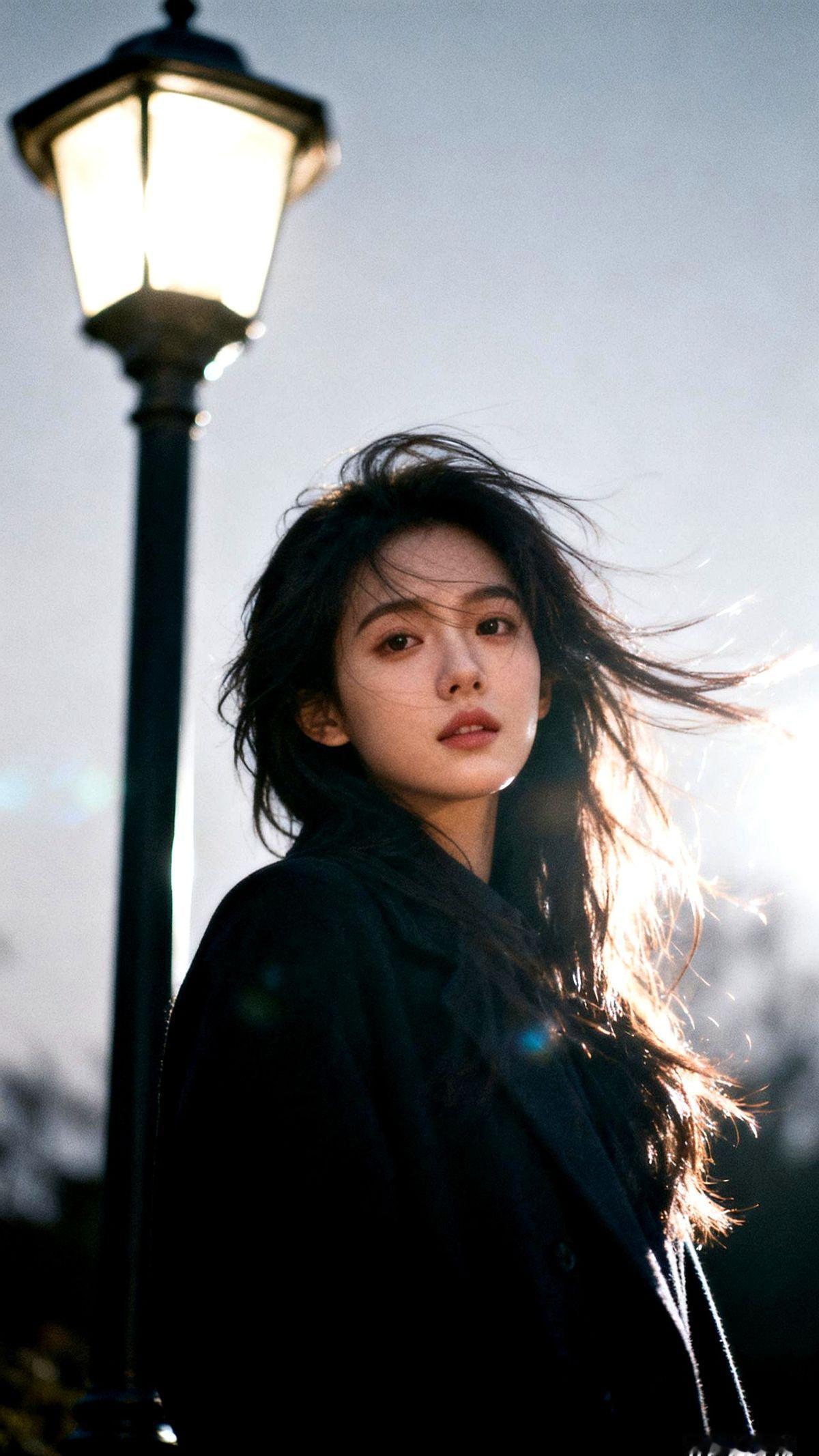 我亲弟弟是一个普通的工厂打工人。咱爸刚在县城给他全款置办了车和楼，他转头就跟我