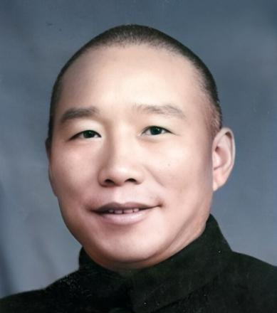 1948年，国军一名伙夫与部队失散，被解放军拦下，见他年纪大，解放军好心给了两块