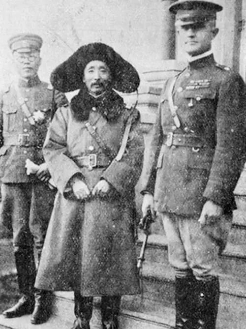 1917年，作为奉天督军的张作霖得知张海鹏要杀王顺存后，便赶忙对身边的下属说道：