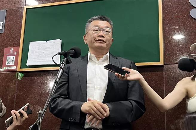 823大罢免失利后，不少绿营人士将矛头指向民进党总召柯建铭，甚至要柯知所进退，并