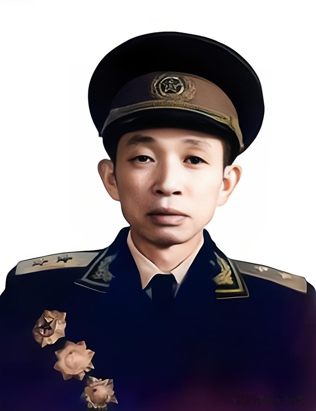 1955年，他被授予中将。34岁任华野6纵司令员，41岁任志愿军9兵团副司令员、
