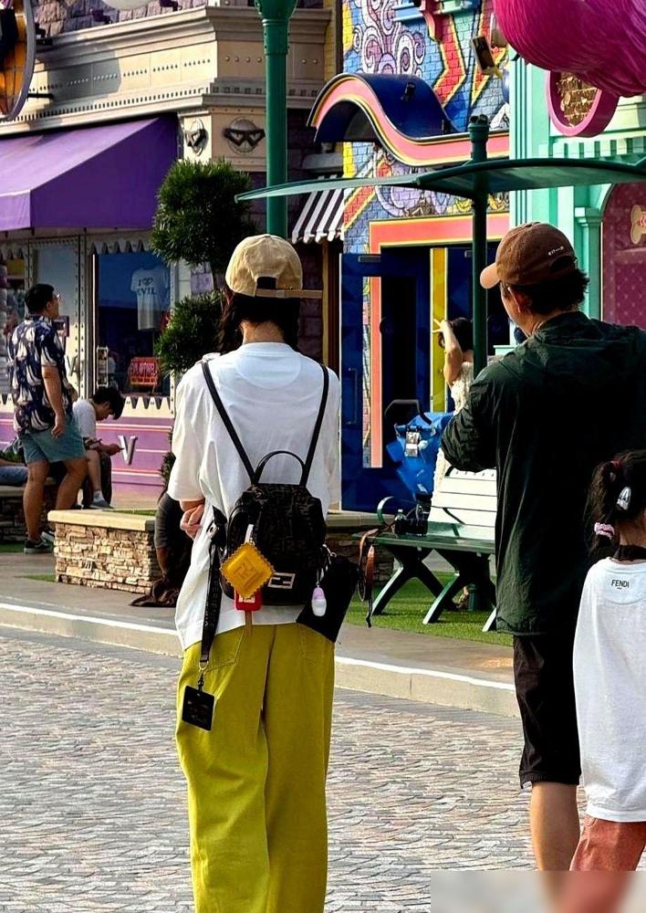 罗晋撕掉的不是咖啡标签，是你们对婚姻的廉价幻想。我告诉你，顶级的亲密关系，内