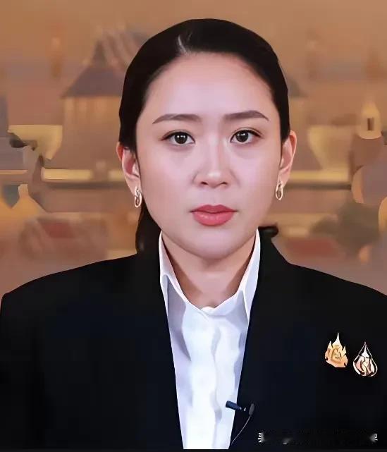 泰柬冲突，佩通坦居功至伟，泰国不仅收复了茄子山，而且还趁机在东南亚秀了自己的“肌
