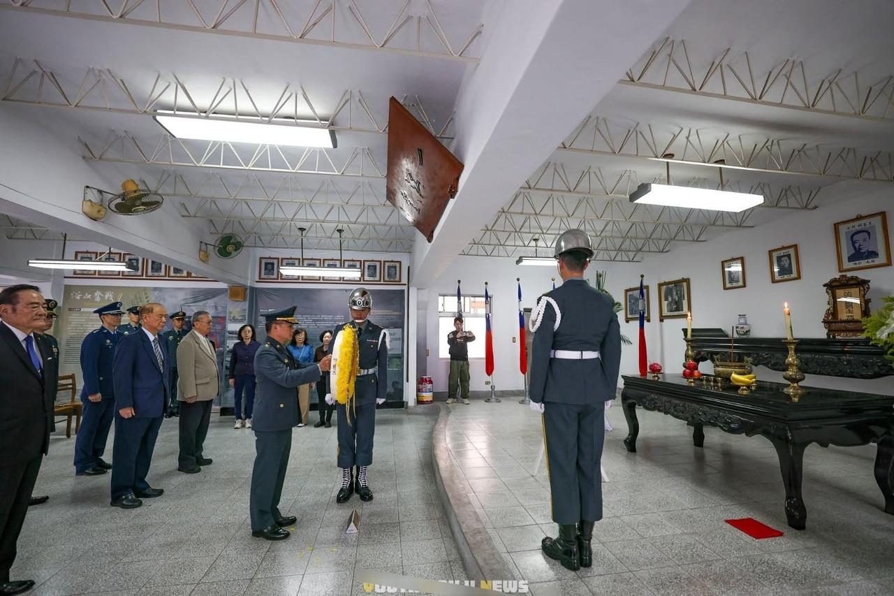 伪台蛙军纪念其一江山岛守军被解放军全歼71周年1955年1月18日，解放军发动