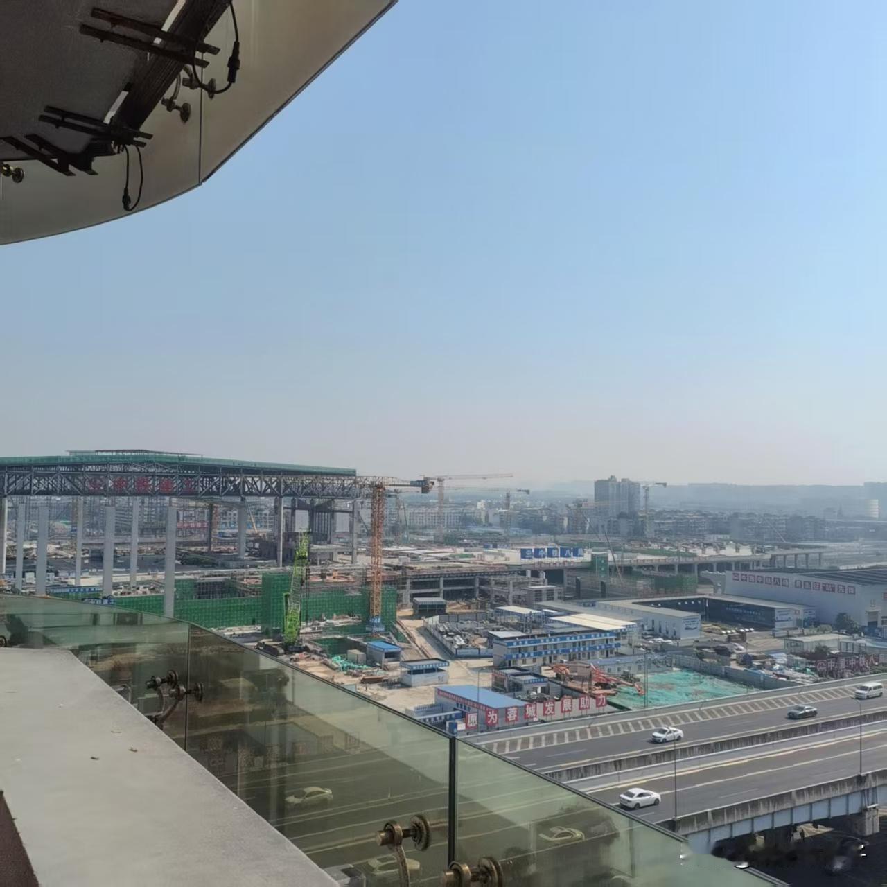成都火车北站火车北站又是成都站，2027年会开通，出去耍的交通又省时了。天天看