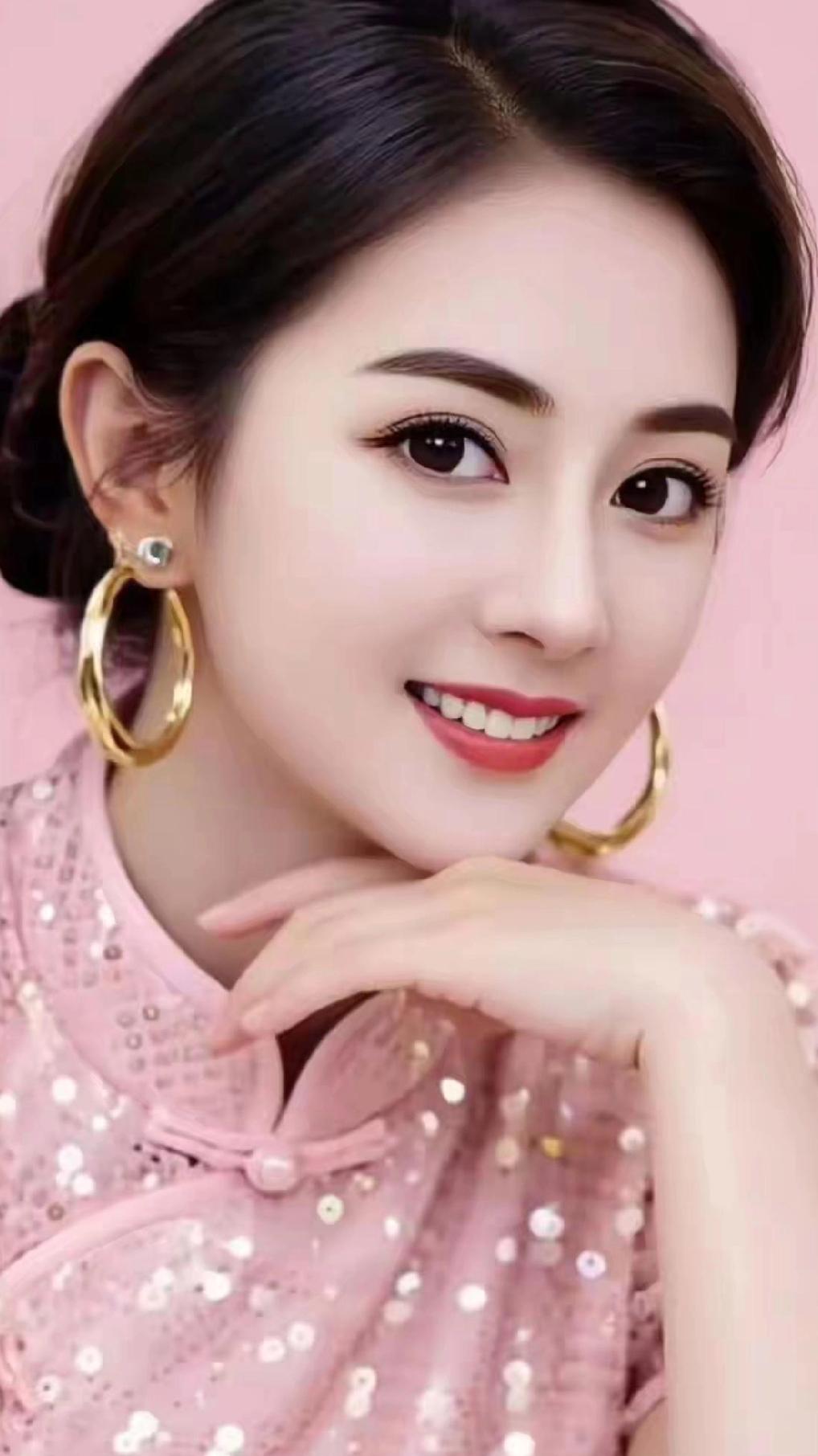 千娇百媚，倾城倾国