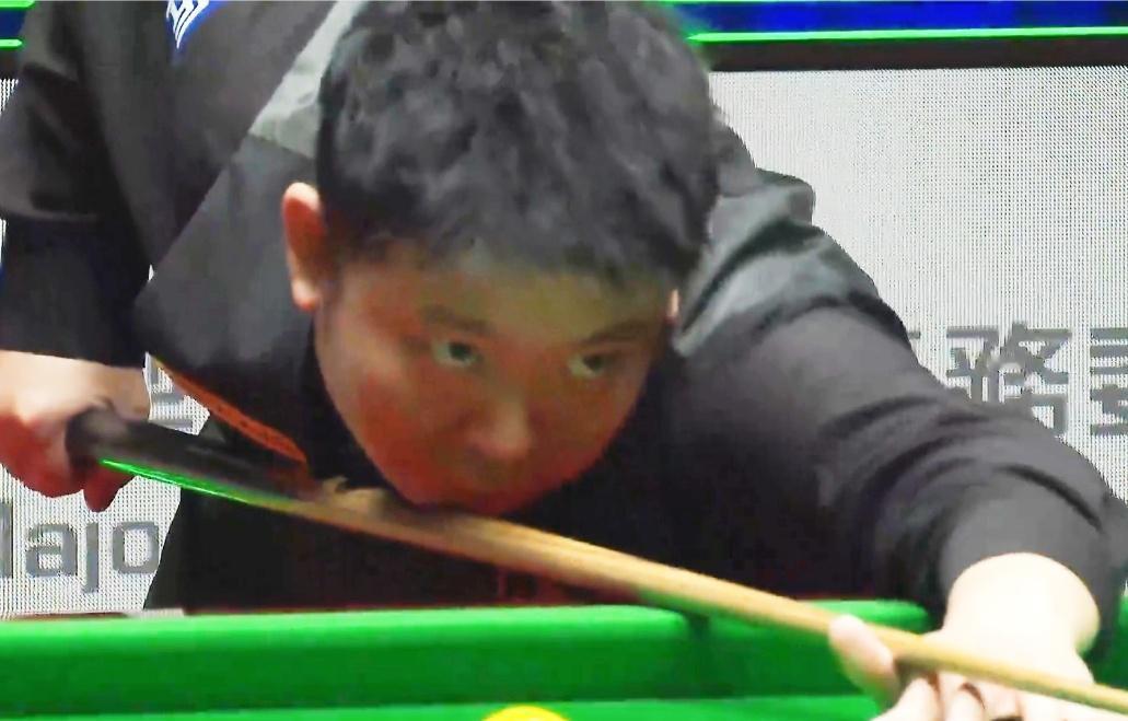 张安达两杆过百，6-5战胜周跃龙，率先挺进世界大奖赛决赛！  北京时间2月