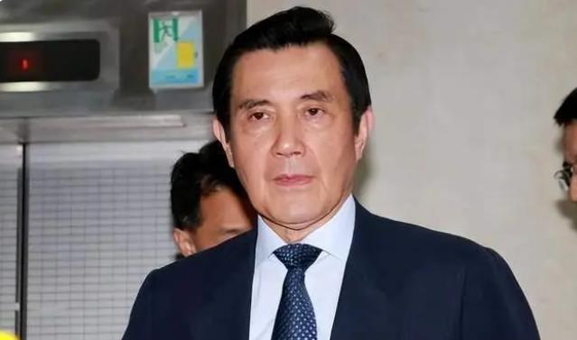 台湾作家杨渡今日以多年好友身份直言“为了马英九，请熄灯吧！”。对此，马英九基金会