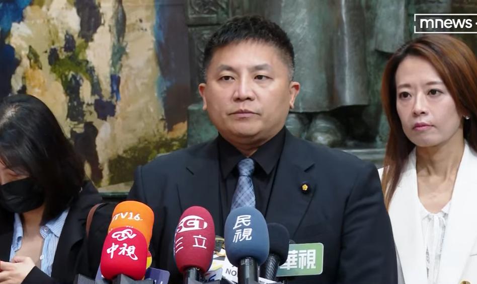 梁文杰批郑丽文“没有捍卫中华XX”吴宗宪：”中华XX简称就是中国“针对