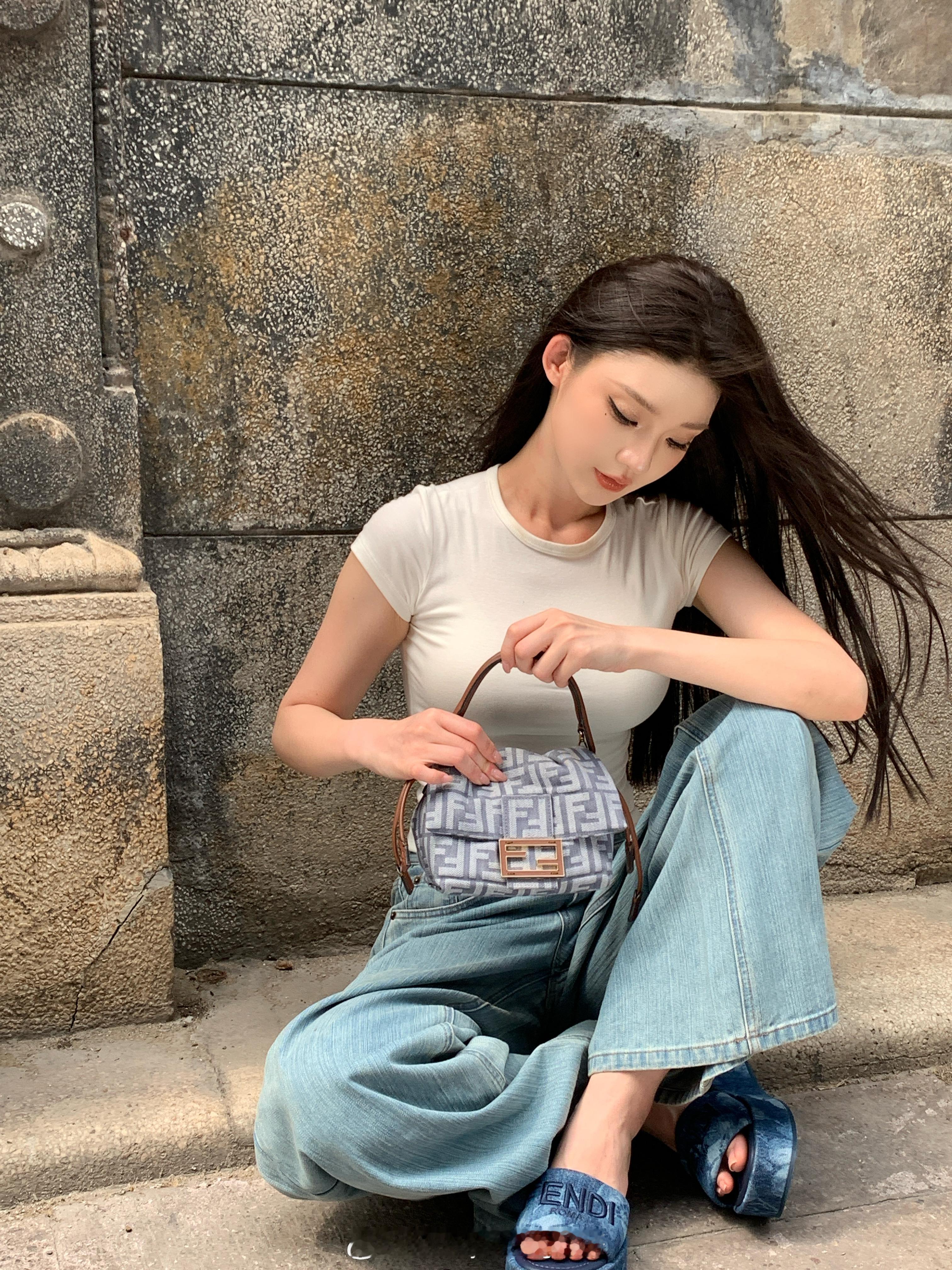 本来挺想你的后来玩手机忘了​​​