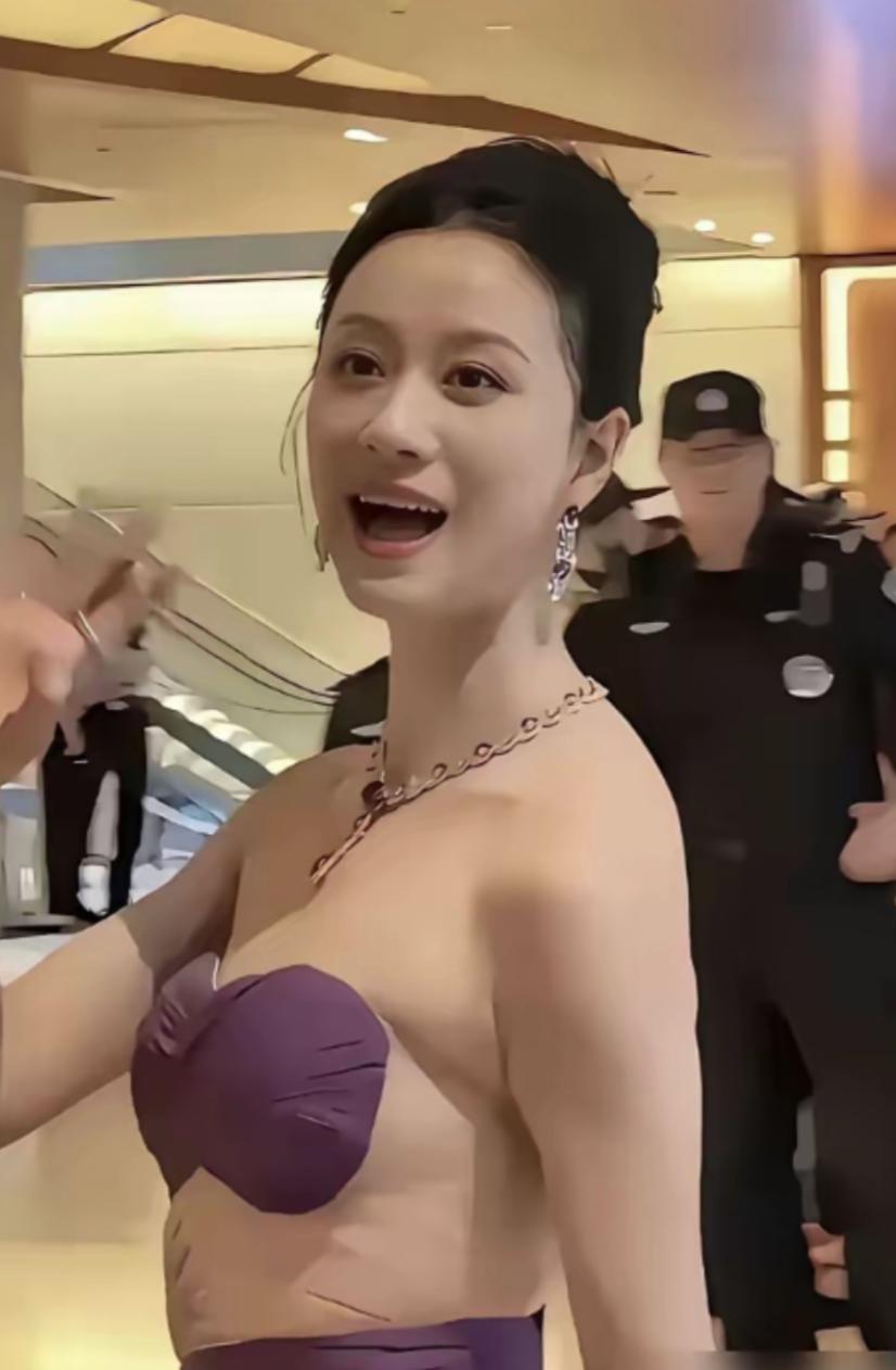 为了澄清自己没变性，她被迫在报纸上发声明，比窦娥还冤的事就发生在倪虹洁身上一个