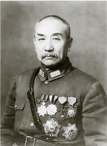 1914年，30岁的阎锡山迎娶14岁的徐兰森，等到洞房花烛夜，阎锡山却对徐兰森说