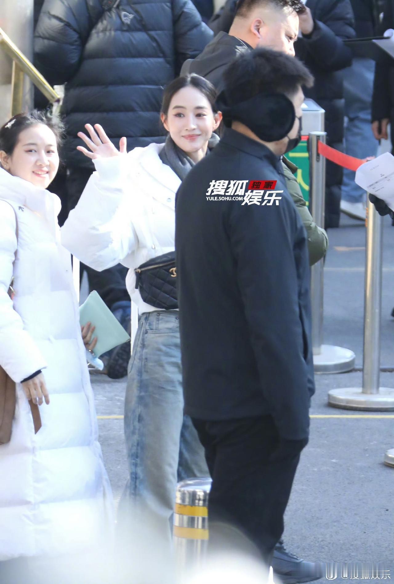 张钧甯，好优越的头包脸！央视春晚第三次联排，张钧甯惊喜现身，一张优越的头包脸