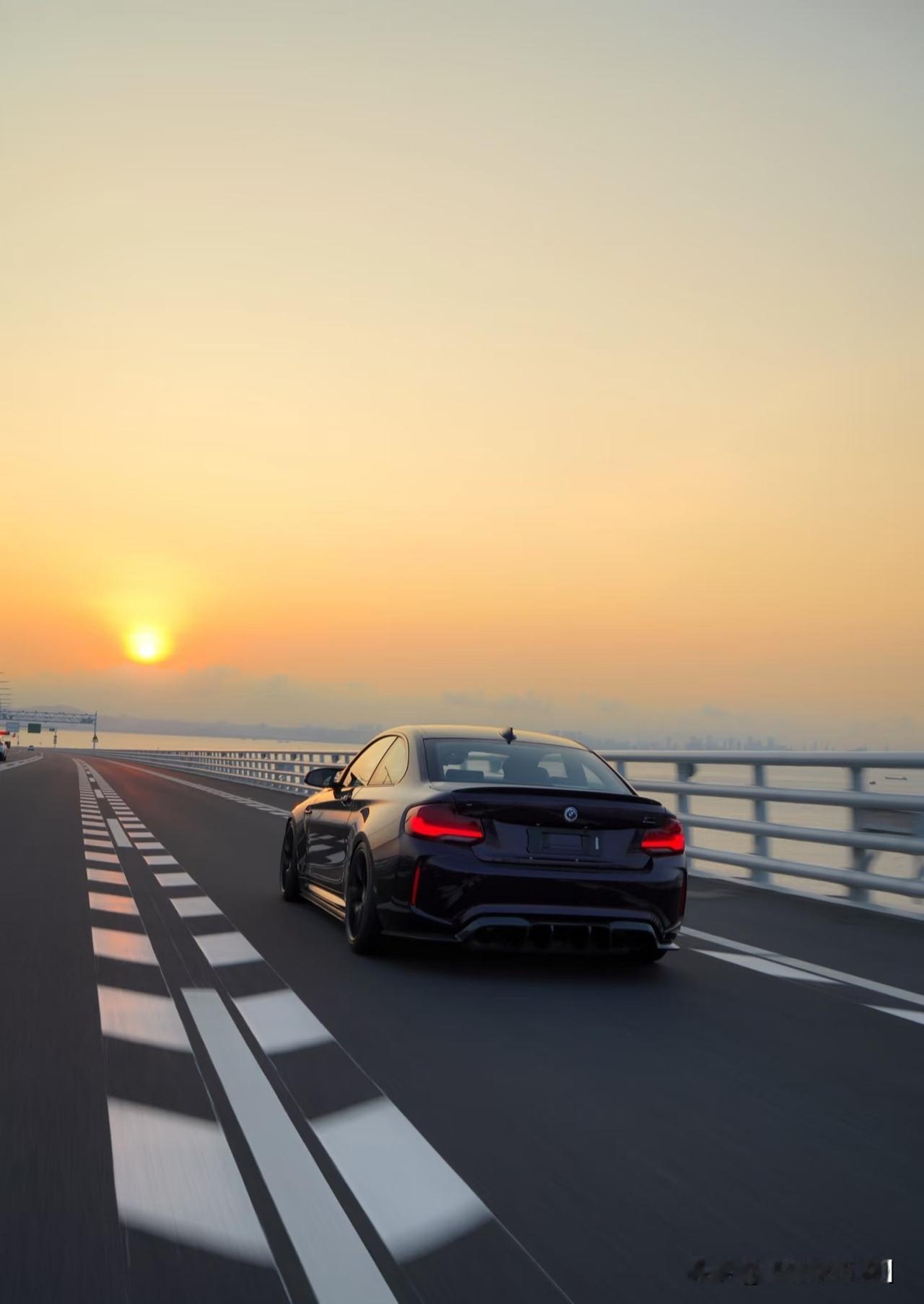 高速上开车时速多少最省油?在高速公路上，每辆车都有一