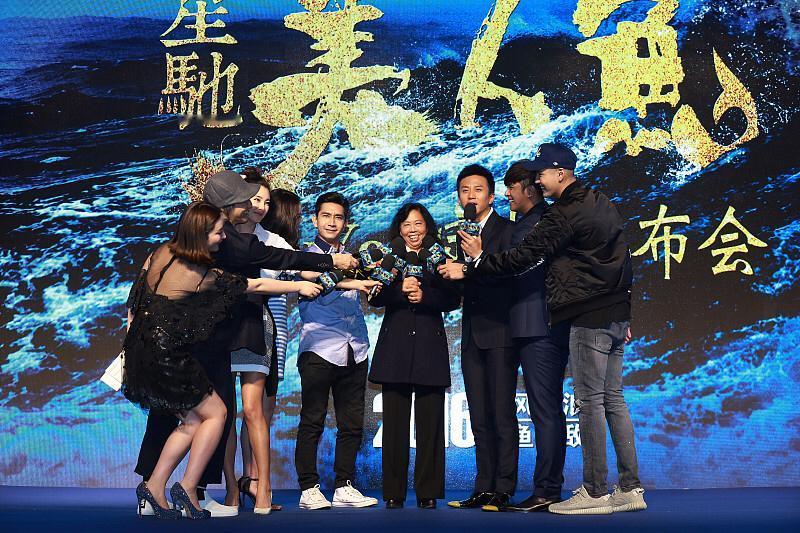 75岁张纪中备孕五胎！44岁妻子目标“龙太子”，网友吵翻了75岁的张纪中，和