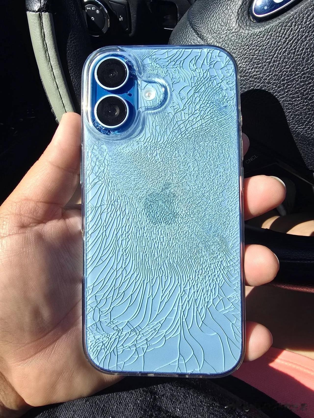 149%对72%，这组数字打了多少人的脸。iPhone17系列国内出货量刚刚反
