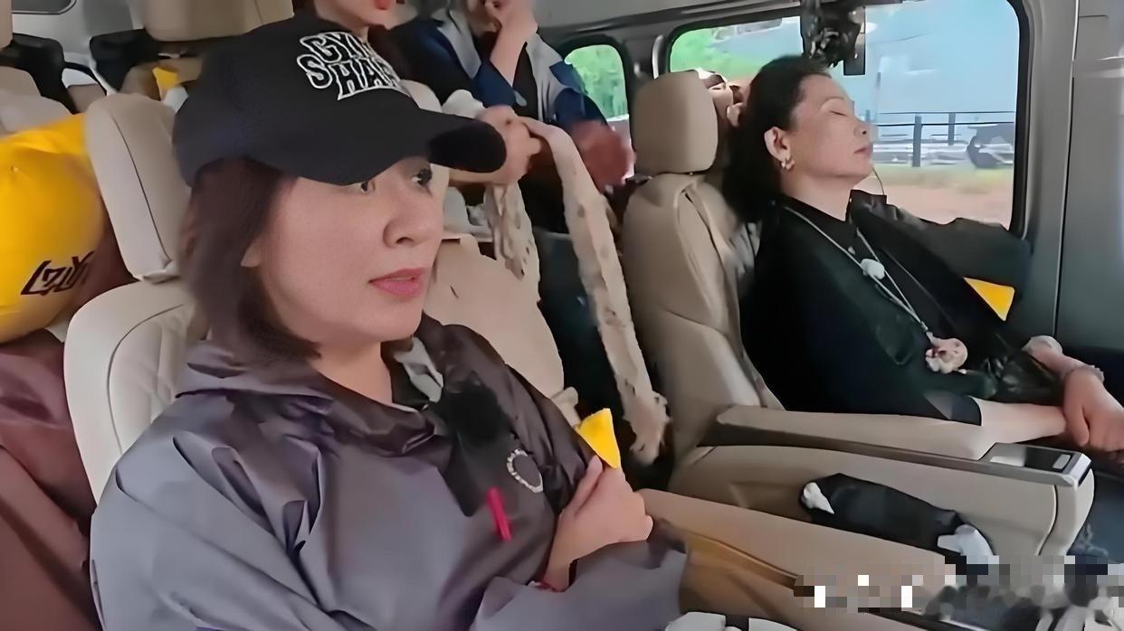 顶级的人脉关系，根本不用靠打电话来维系。宁静曾让刘嘉玲当场给周润发打电话，刘嘉玲只是淡淡地说：发哥不
