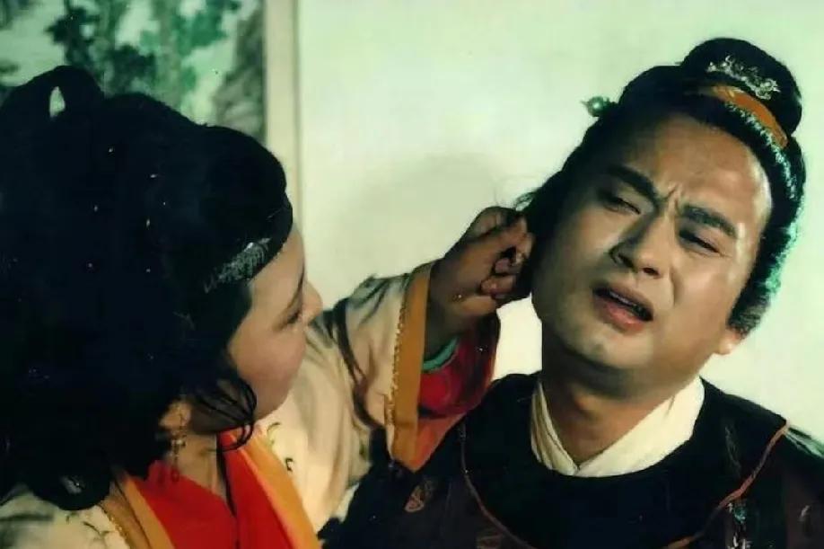 网友提问：夏金桂把薛家闹翻天，到底图个啥？自从夏金桂嫁进薛家，内宅就没消停