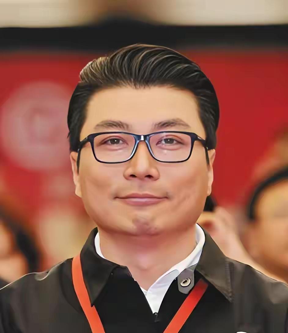 上海小伙借10万创业逆袭的故事，总让人热血沸腾。就像王卫，1970年生于上海，2