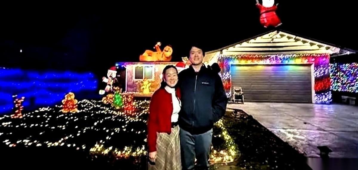 就因为几串灯、一个破风铃，邻居半年没回卧室睡觉，只能窝在客厅沙发上。最后一张律