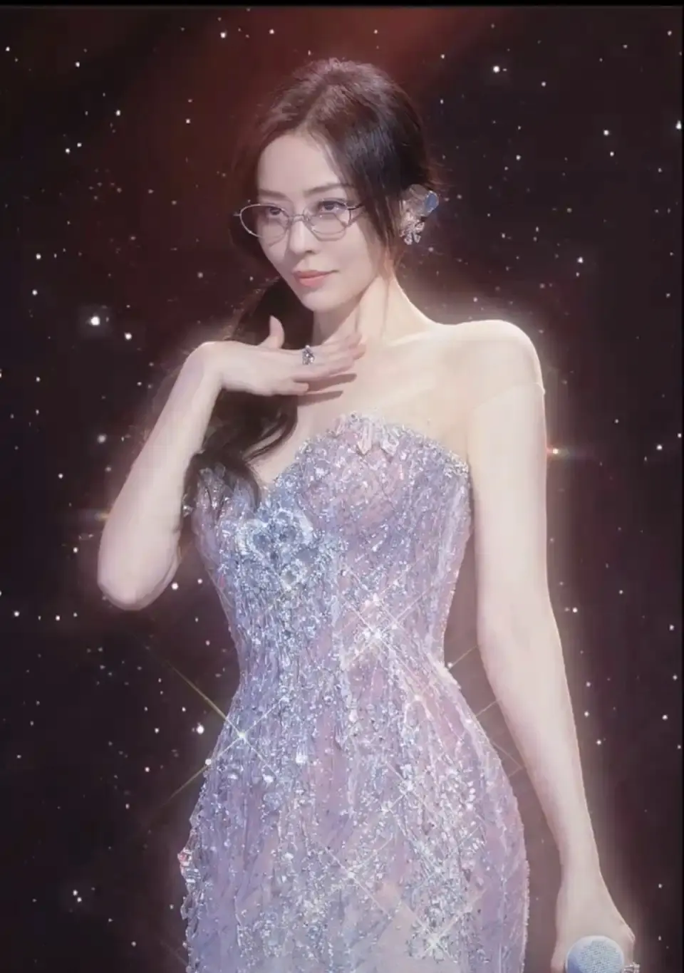 四十岁正是最好的年龄，李宇春当年是怎么赢的