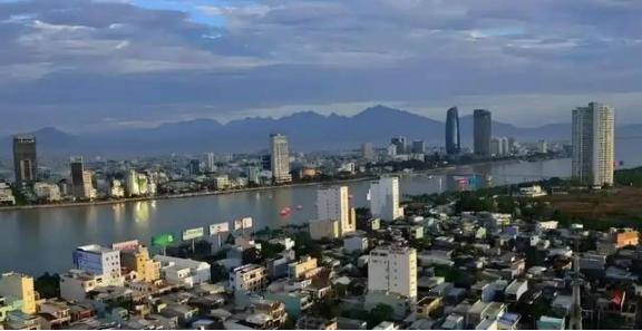 一旦爆发大战，越南还能战胜超级大国吗？张召忠四字点醒国人。如果说中国跟越南再真刀