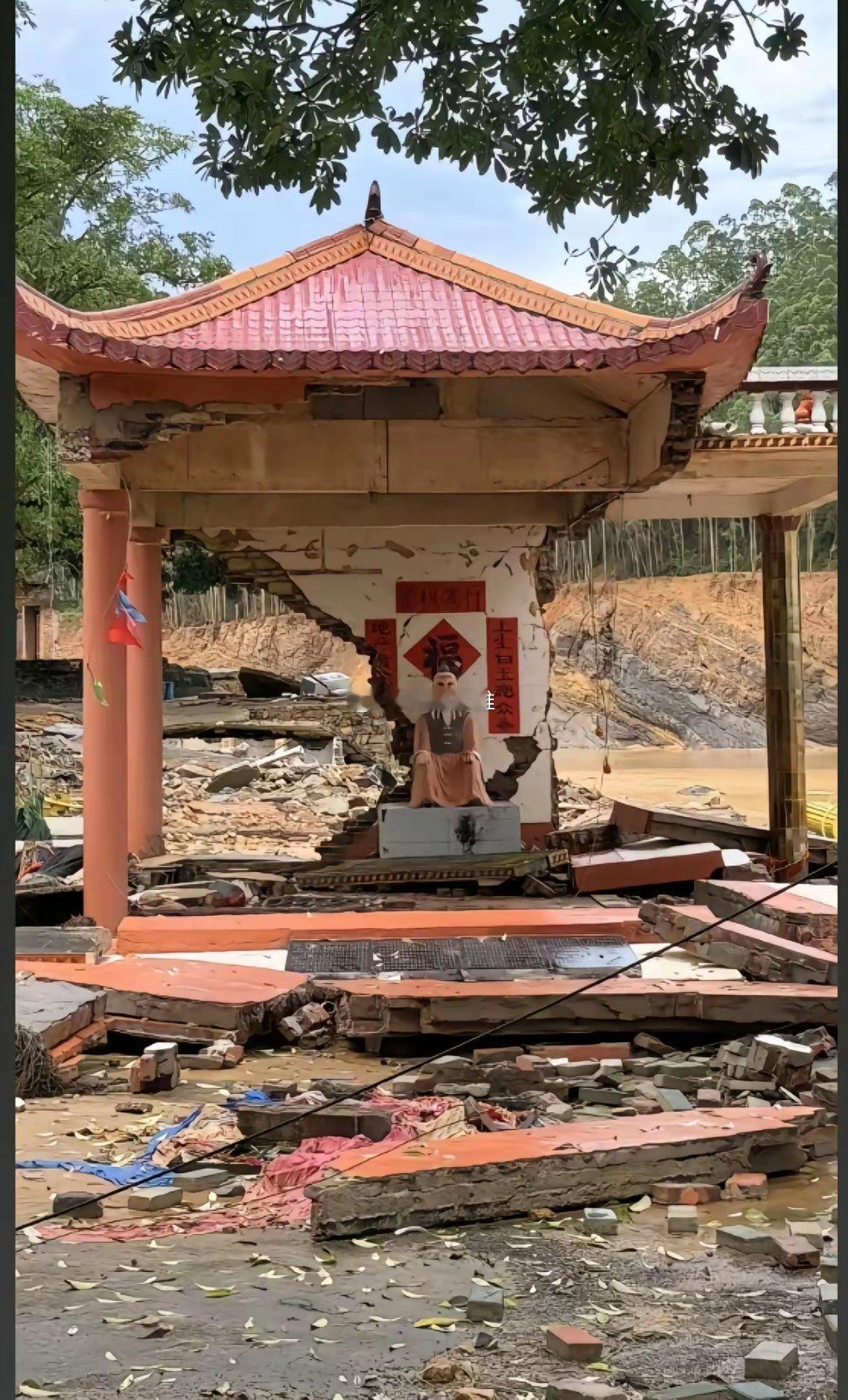 洪水冲得走房子，冲不走积善的土地