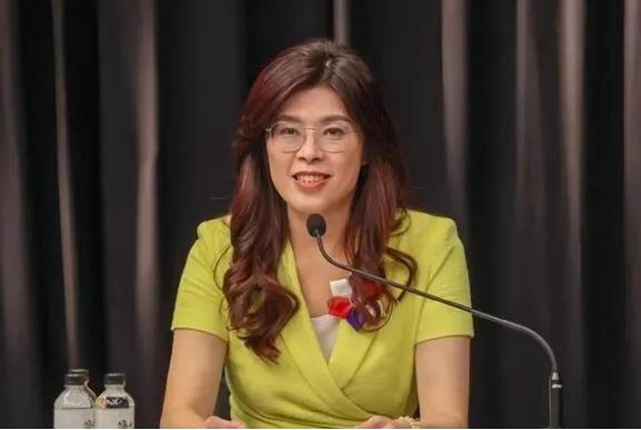 消停不了！郑丽文前脚刚回台湾，后脚几个县市长的态度就藏不住了。台北市长蒋万安、新