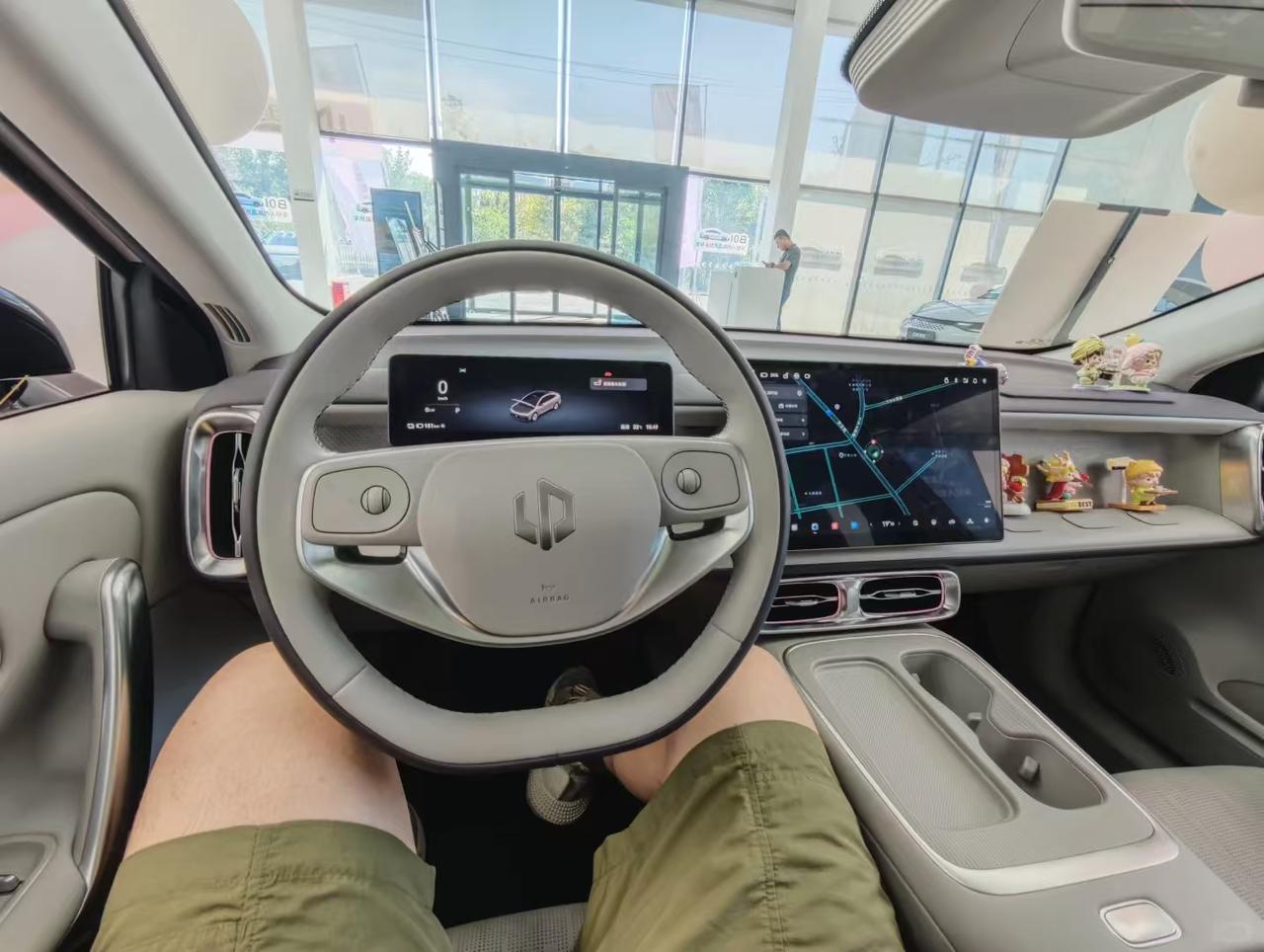 周末特意去门店挨个试驾了零跑B01和海豹06EV，都是10万级家用纯电，开完实打