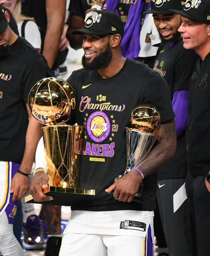 美媒NBACentral更新社交媒体，转载DaveMcMenamin有关勒布朗