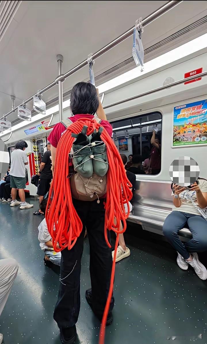 大妈这富炫得……我竟然哑口无言！[捂脸哭]