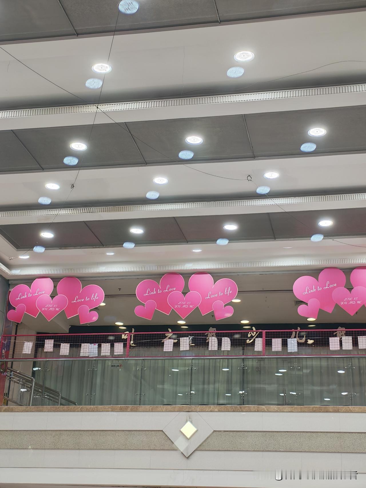 今天刷到一个友友写得趣事，说他的一个姨妹离了两次婚。原因如下：1.第一任老公