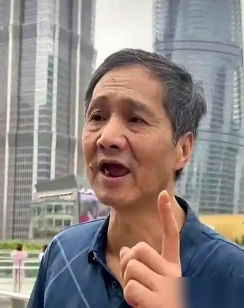 听一上海爷叔聊天，差点给我听破防了。​人家2004年，45块钱买了茅台。​